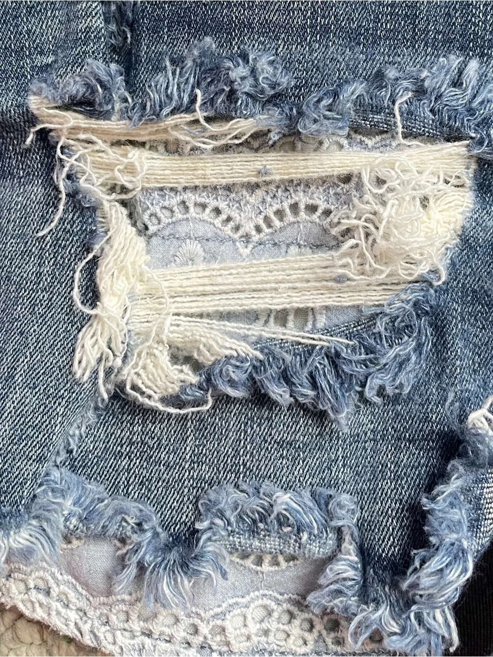 🦅AEO•Hi•Rise•Shortie - LacePocket JeanShorts 💗